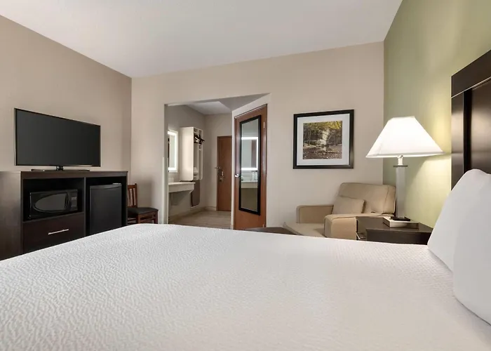 Baymont By Wyndham Hotel