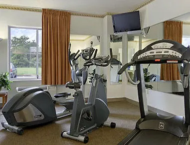 Baymont By Wyndham Hotel Rockford